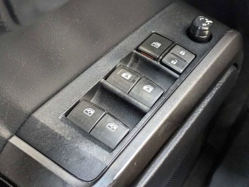 Used 2019 Toyota Tacoma TRD Sport image 19