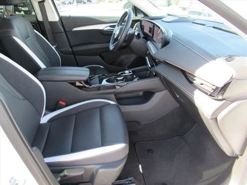 Used 2025 Buick Envision Sport Touring image 29