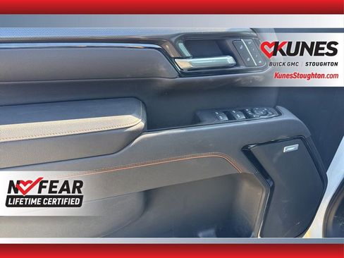 Used 2025 GMC Sierra 2500 AT4 AWD/4WD image 15