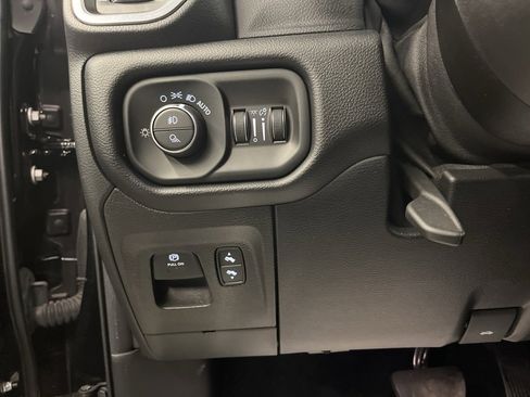 Used 2021 RAM 1500 Laramie image 12