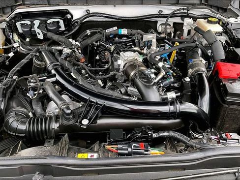 Used 2024 Ford Bronco Wildtrak AWD/4WD image 9