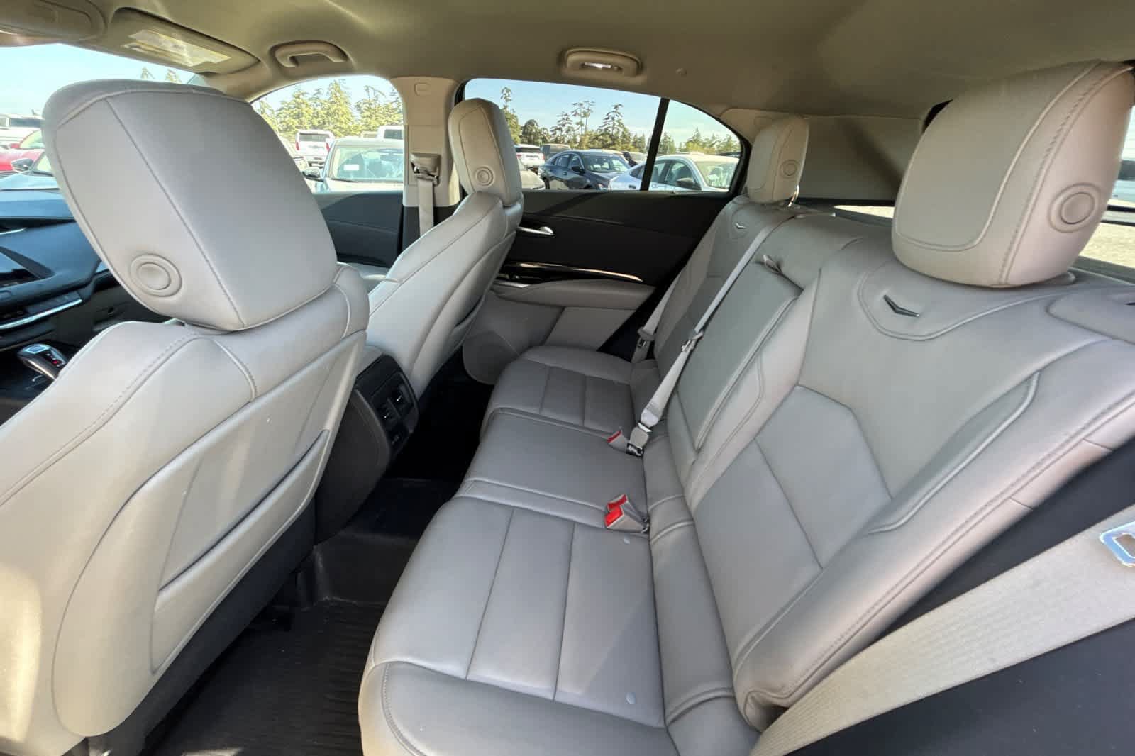 Used 2019 Cadillac XT4 Premium Luxury FWD image 4