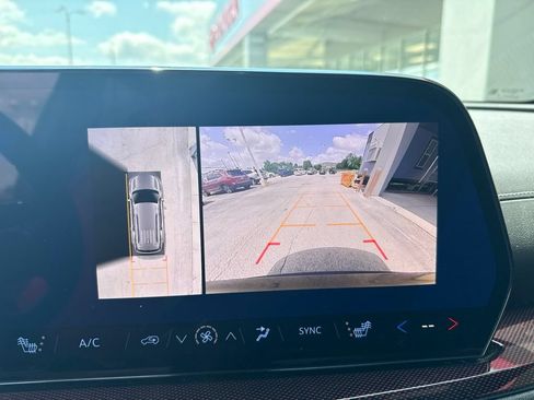 Used 2024 Chevrolet Traverse Z71 w/ LPO, Floor Liner Package AWD/4WD image 25