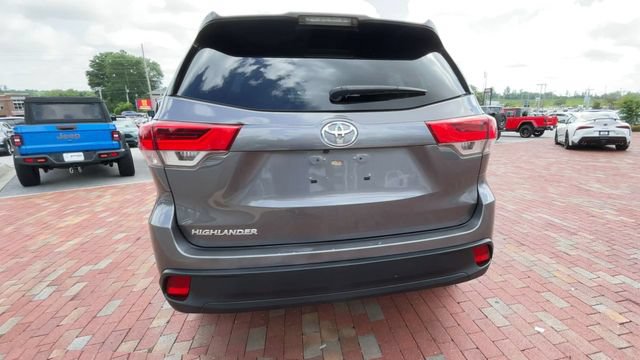 Used 2018 Toyota Highlander LE FWD image 8