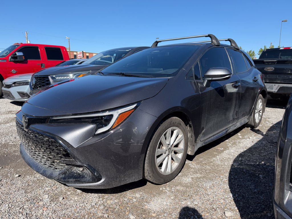 Used 2024 Toyota Corolla SE w/ SE Package FWD image 2
