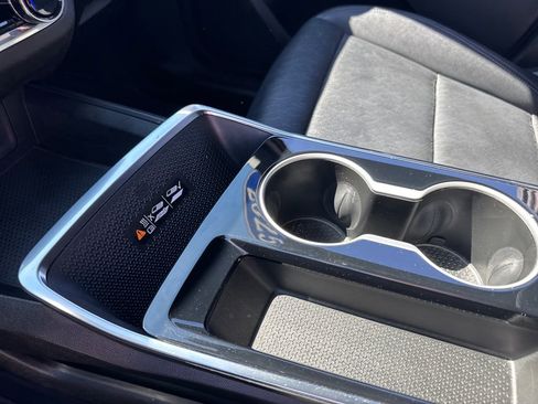 Used 2025 Chevrolet Equinox LT w/ Convenience Package II image 17