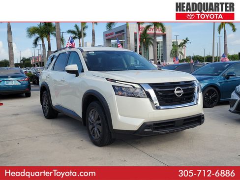 Used 2024 Nissan Pathfinder SV w/ Lighting Package (N92) FWD image 1