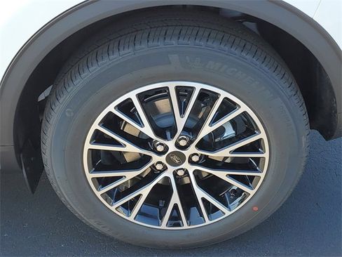 New 2026 Ford Escape SE w/ Class II Trailer Tow Package image 5