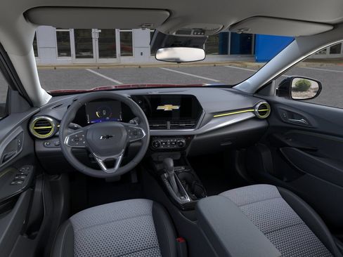 New 2026 Chevrolet Trax LT w/ Midnight Edition FWD image 3