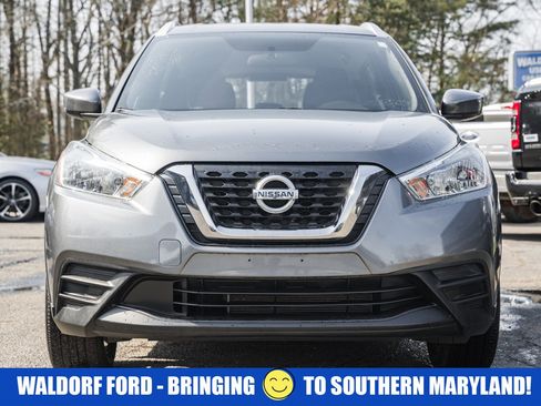 Used 2019 Nissan Kicks SV image 2
