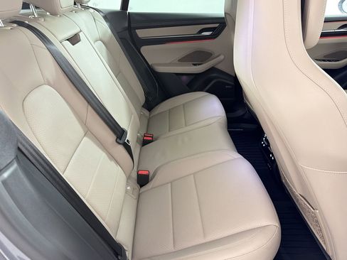 Used 2025 Porsche Macan 4 Electric image 31