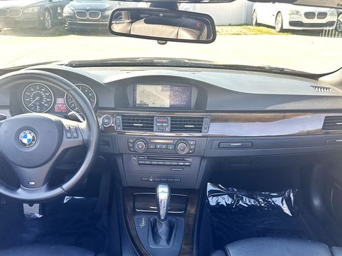 Used 2013 BMW 335i Convertible image 18