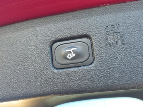 Used 2023 Ford Edge Titanium image 24