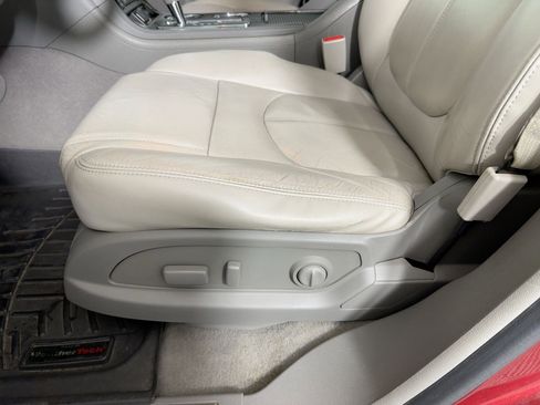 Used 2015 Chevrolet Traverse LT image 12