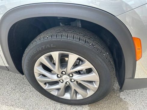 Used 2025 Buick Enclave Preferred AWD/4WD image 13
