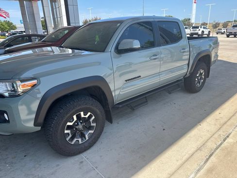 Used 2022 Toyota Tacoma TRD Off-Road w/ Black Out Package (TMS) AWD/4WD image 1