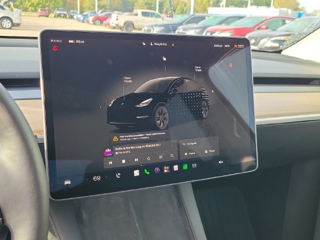Used 2024 Tesla Model Y Long Range AWD/4WD image 16