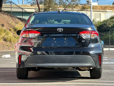 Used 2024 Toyota Corolla LE image 4