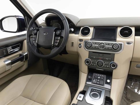Used 2016 Land Rover LR4 HSE AWD/4WD image 12