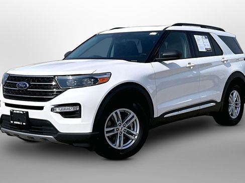 Used 2022 Ford Explorer XLT AWD/4WD image 13