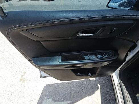 Used 2016 GMC Acadia SLE FWD image 15