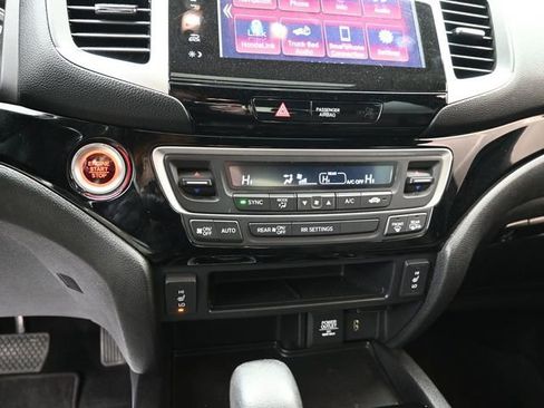Used 2018 Honda Ridgeline Black Edition image 32