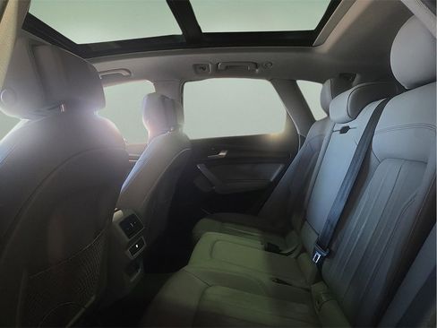 Used 2023 Audi Q5 2.0T Premium w/ Convenience Package image 14