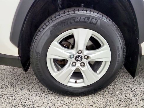 Used 2021 Toyota RAV4 XLE w/ Convenience Package AWD/4WD image 9