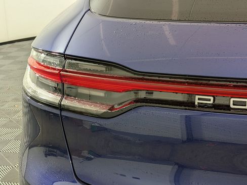 Used 2026 Porsche Macan AWD/4WD image 15