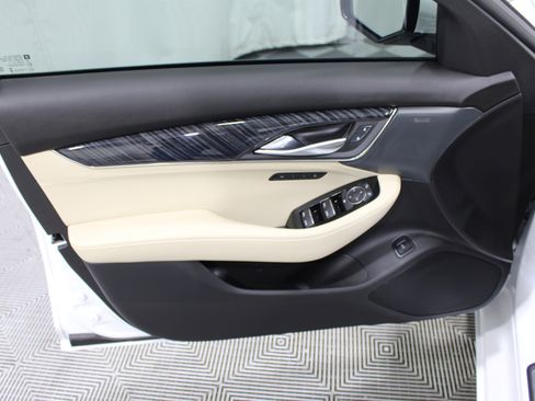 Used 2025 Cadillac CT5 Premium Luxury RWD image 6