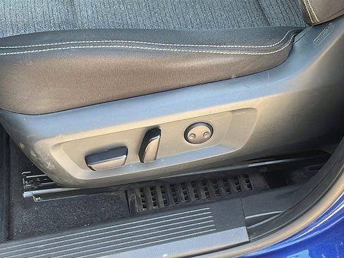 Used 2023 Nissan Rogue SV FWD image 11