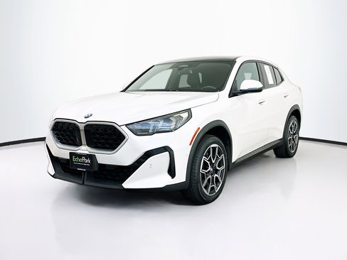 Used 2025 BMW X2 xDrive28i image 3