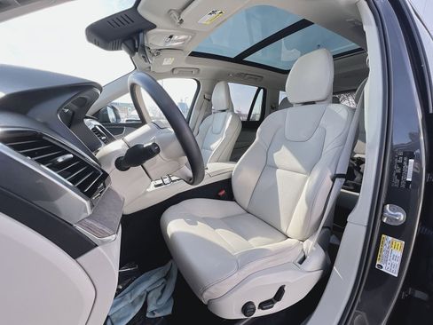 Used 2024 Volvo XC90 B6 Plus w/ Protection Package image 13