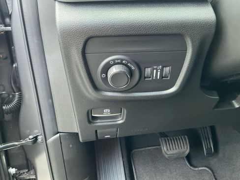 New 2025 Jeep Grand Cherokee Altitude image 20