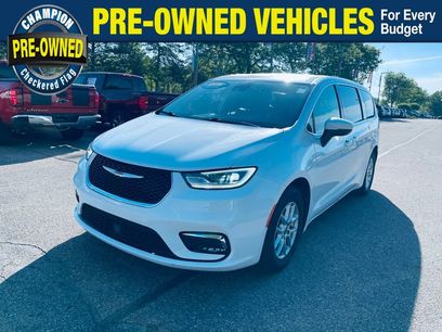Used 2023 Chrysler Pacifica Touring-L