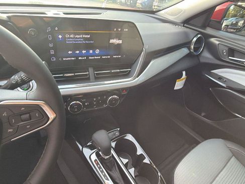 New 2026 Chevrolet Trax LT w/ Sunroof Package FWD image 5
