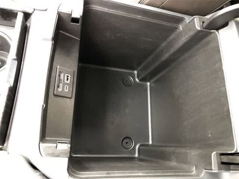 Used 2021 GMC Yukon XL Denali w/ Denali Premium Package image 30