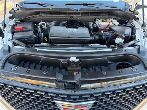 Used 2021 Cadillac Escalade Premium Luxury image 29