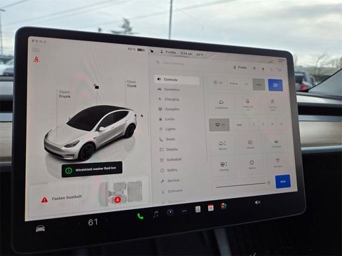 Used 2023 Tesla Model Y Performance image 14