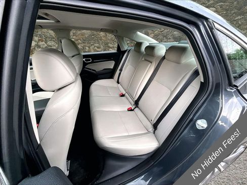 Used 2022 Honda Civic Touring image 19