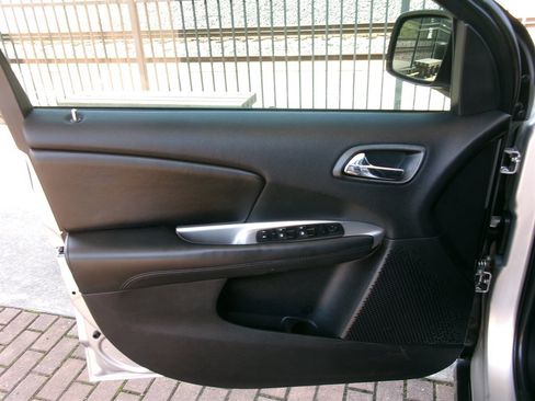Used 2013 Dodge Journey American Value Package w/ Flexible Seating Group FWD image 10
