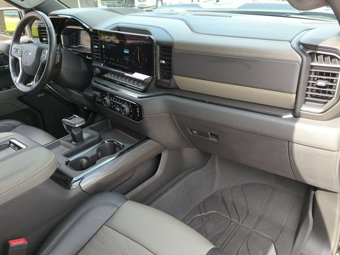 Used 2022 Chevrolet Silverado 1500 ZR2 w/ Technology Package AWD/4WD image 27
