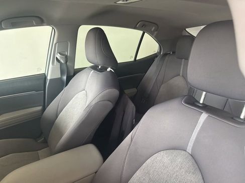 Used 2022 Toyota Camry LE image 9