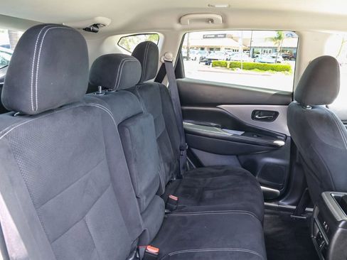 Used 2019 Nissan Murano SV w/ Cargo Package FWD image 18