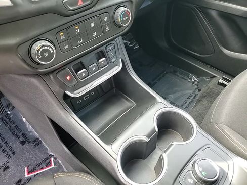 Used 2020 GMC Terrain SLE image 20