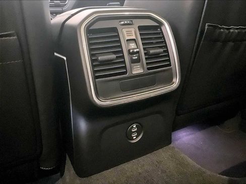 Used 2024 Porsche Macan Turbo image 30