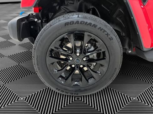 Used 2024 Jeep Wrangler Unlimited Sahara w/ Technology Group AWD/4WD image 9