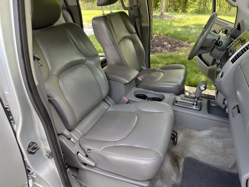 Used 2013 Nissan Frontier SV AWD/4WD image 27