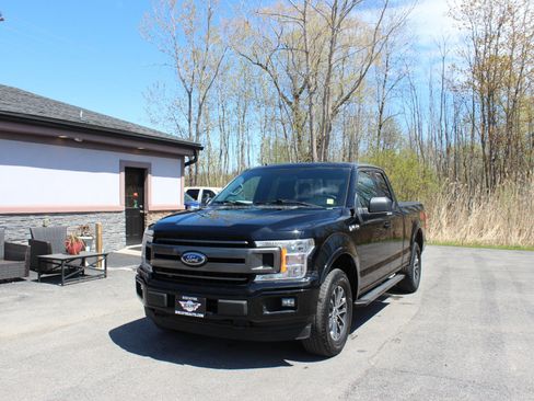 Used 2018 Ford F150 XLT w/ Equipment Group 302A Luxury AWD/4WD image 12