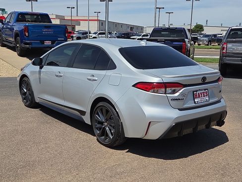 Used 2026 Toyota Corolla SE FWD image 3